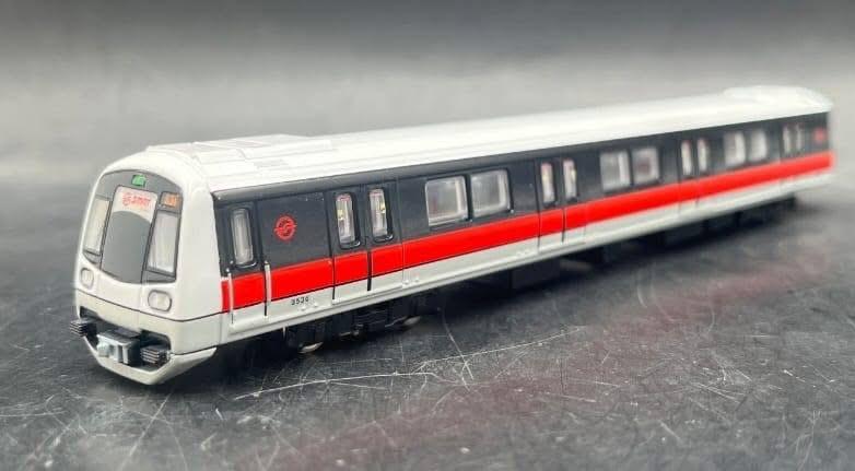 1/120 Singapore C151A Mass Rapid Transit Train MRT04